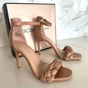 NEW BCBGeneration Isabel Tan Chain Accented Heels Sz 8.5